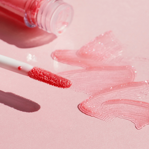 lipstick-tube-stick-texture-pink-background-1-square-mondial-cosmetics lipstick-tube-stick-texture-pink-background-1-square-mondial-cosmetics